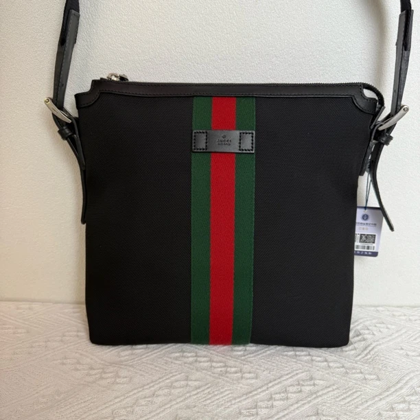 99新 GUCCI/古驰 97新5077/经典休闲黑色帆布单肩包