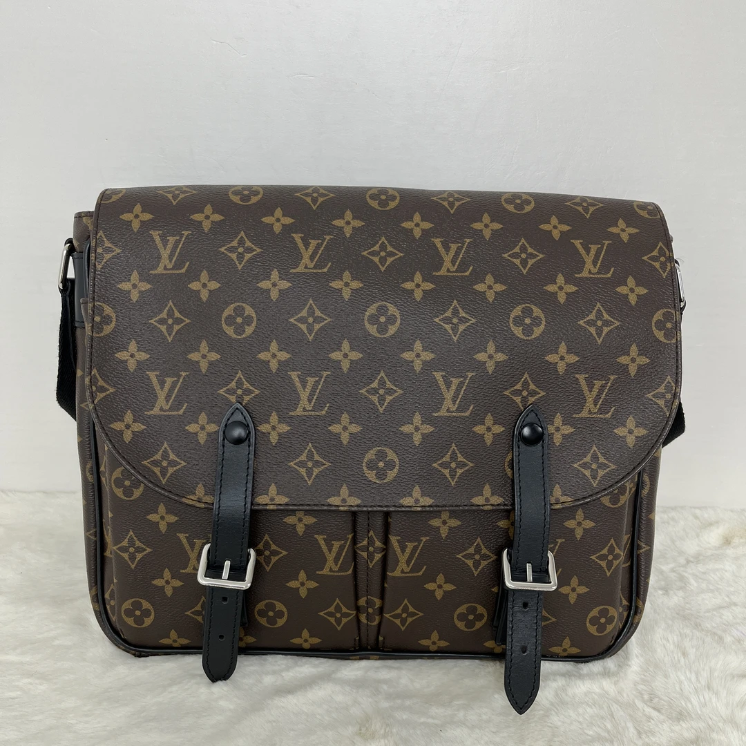 95新 LouisVuitton/路易威登 4697/经典时尚棕老花双扣邮差包