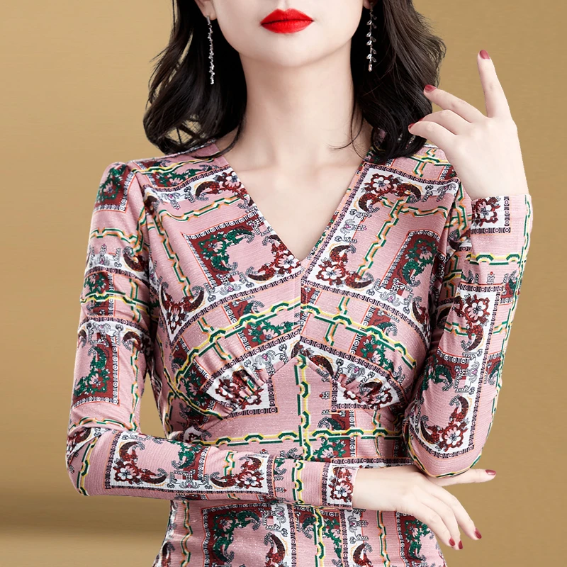 【品牌正品】8808秋装女上衣洋气打底衫2024新款长袖秋冬v领印花