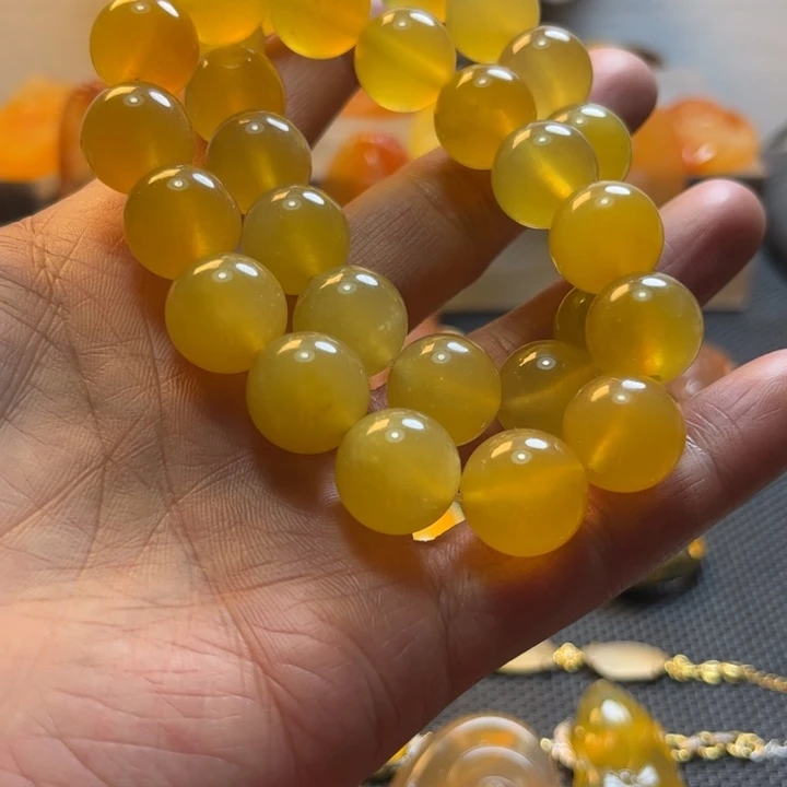 石英质玉颈饰合金缘*