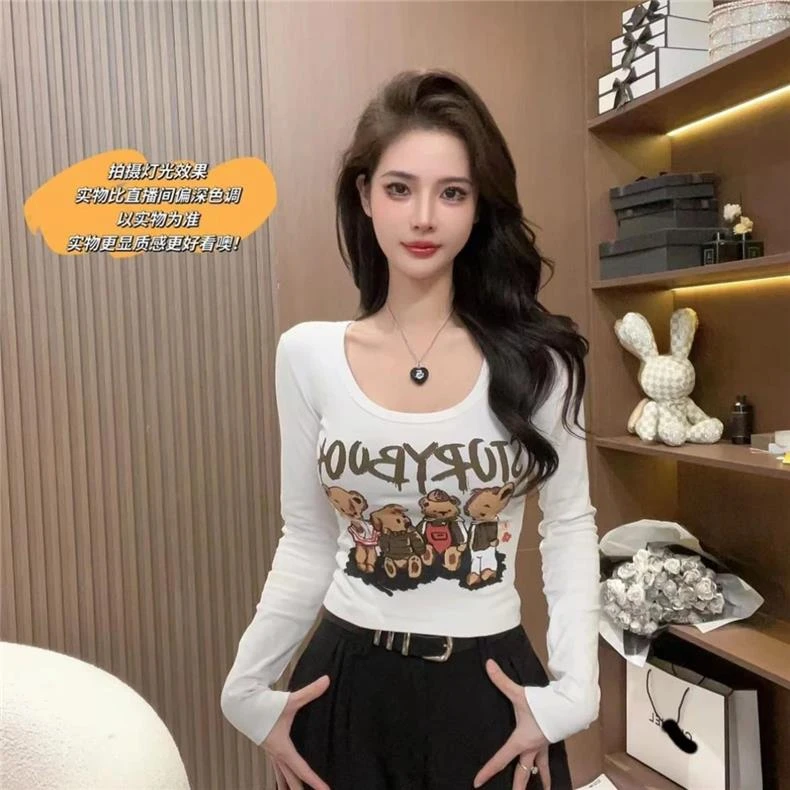 甜美显瘦U领小熊印花长袖T恤女春季2024新款韩版修身短款打底上衣