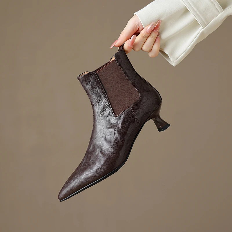 复古冬季新款气质短靴马丁靴真皮羊皮大码女鞋41一43细跟尖头中跟