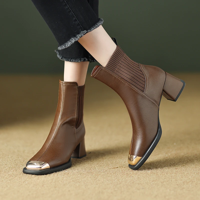 冬季复古铁头粗跟中跟大码42短靴41一43真皮方头单靴女加绒马丁靴