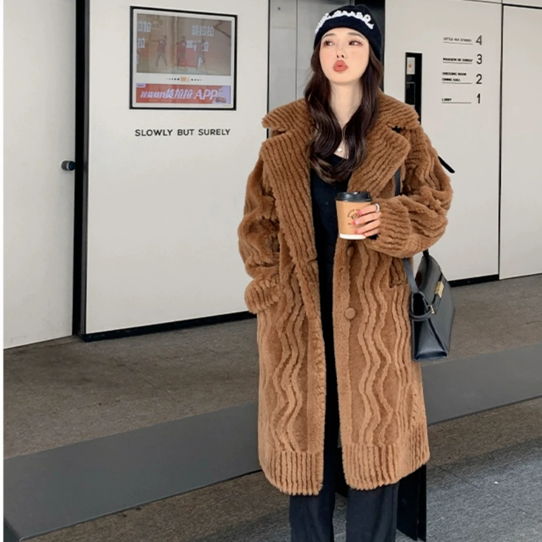 新款韩版修身剪花羊羔毛皮毛一体外套大衣冬季保暖货车秋冬网红