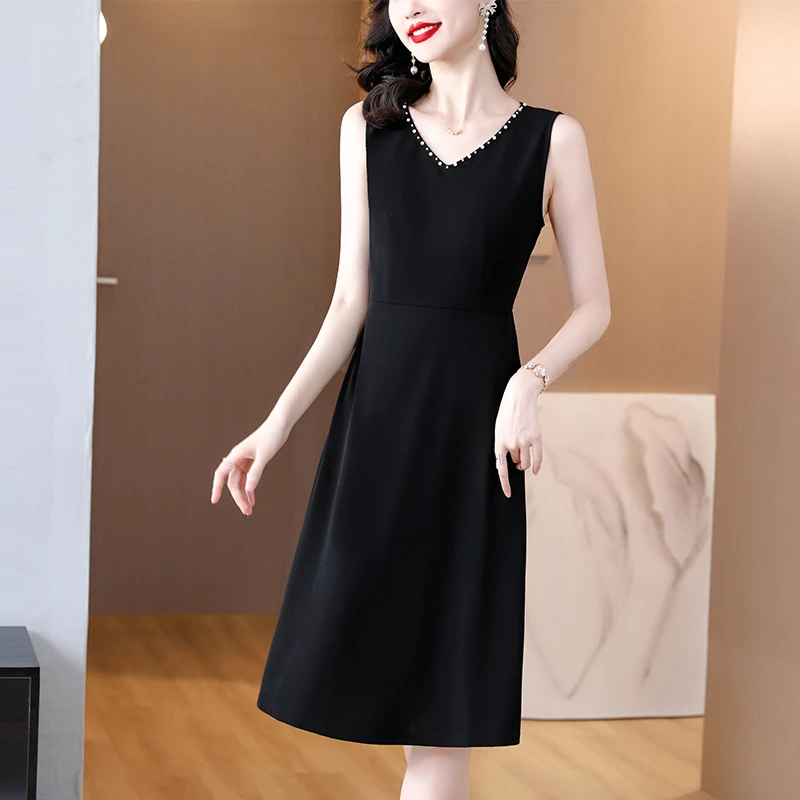 黑色夏季吊带连衣裙女2025新款收腰显瘦无袖背心V领气质中长裙子