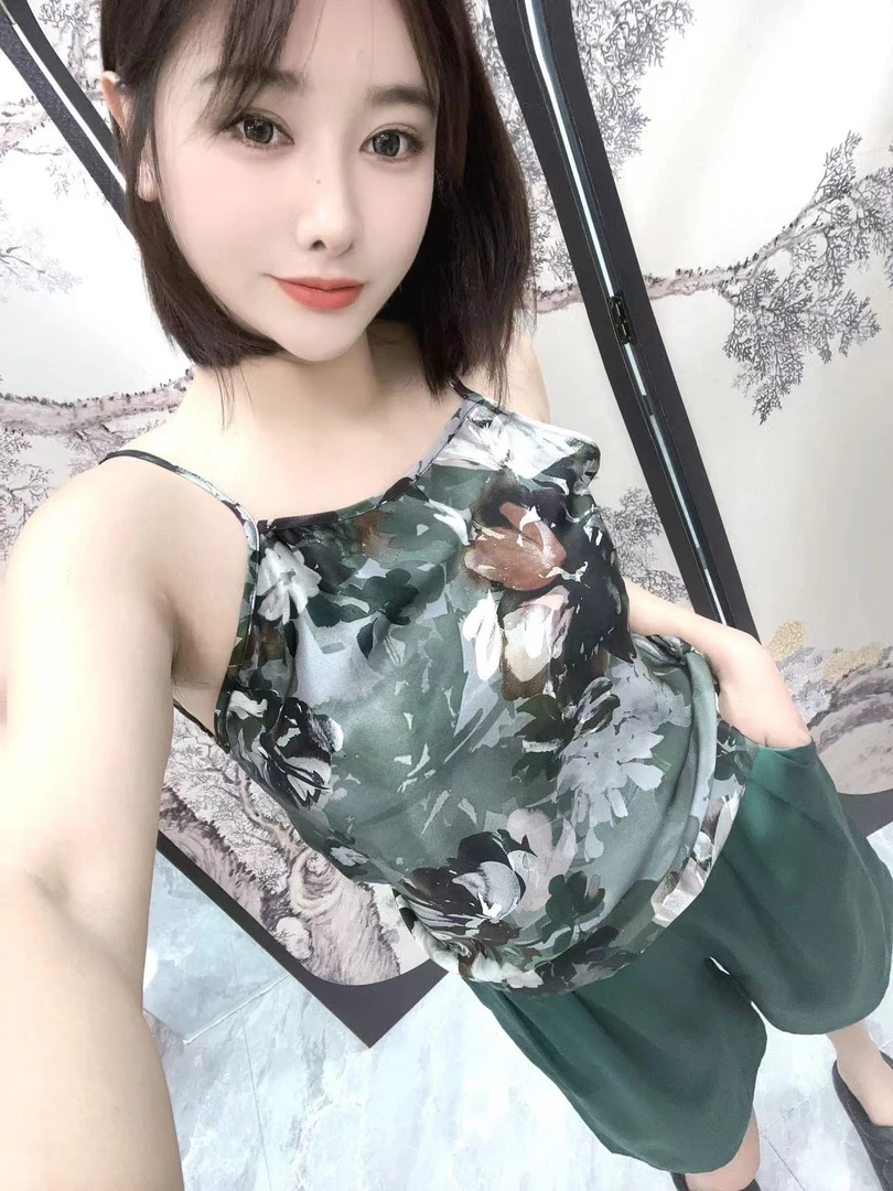 2024夏季新款精选桑蚕丝短裤吊带套装