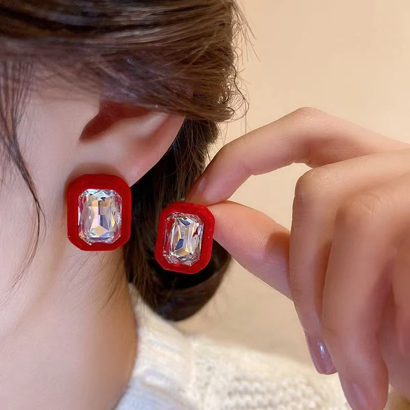 铜合金布艺耳饰 新款红色植绒耳环中国风喜庆百搭个性甜美耳钉女