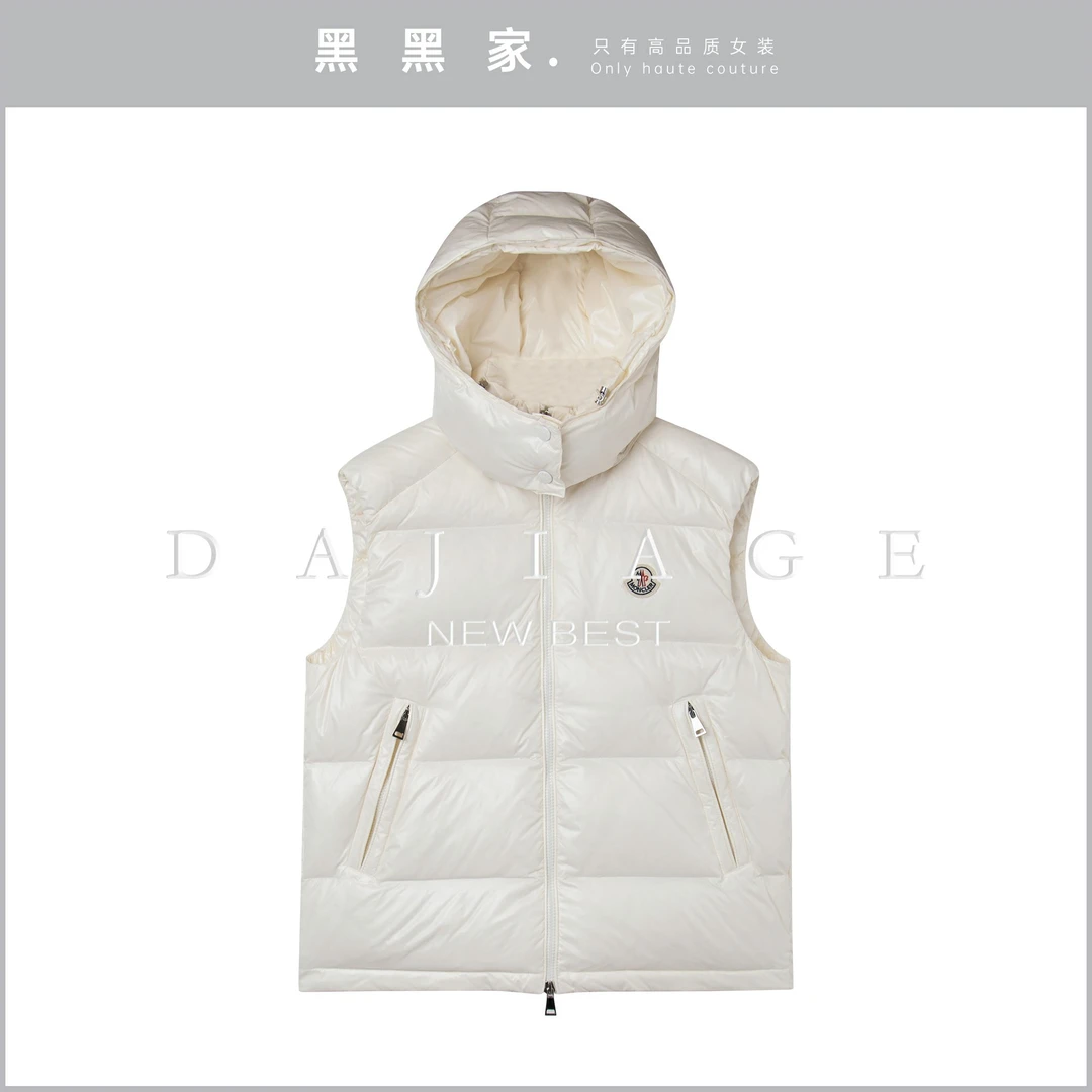 【黑黑家】连帽设计胸口小标羽绒服马甲外套