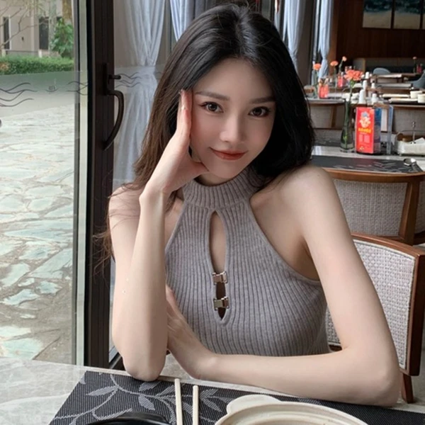 春秋可外穿高级感网红打底挂脖小吊带针织背心内搭无袖辣妹上衣女