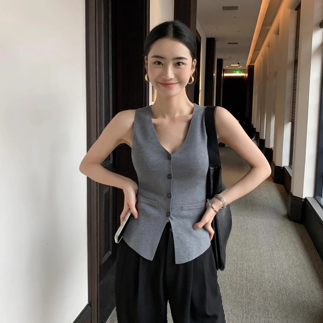 2025夏季新款爆款时髦洋气薄款针织衫女气质无袖背心马甲v领上衣