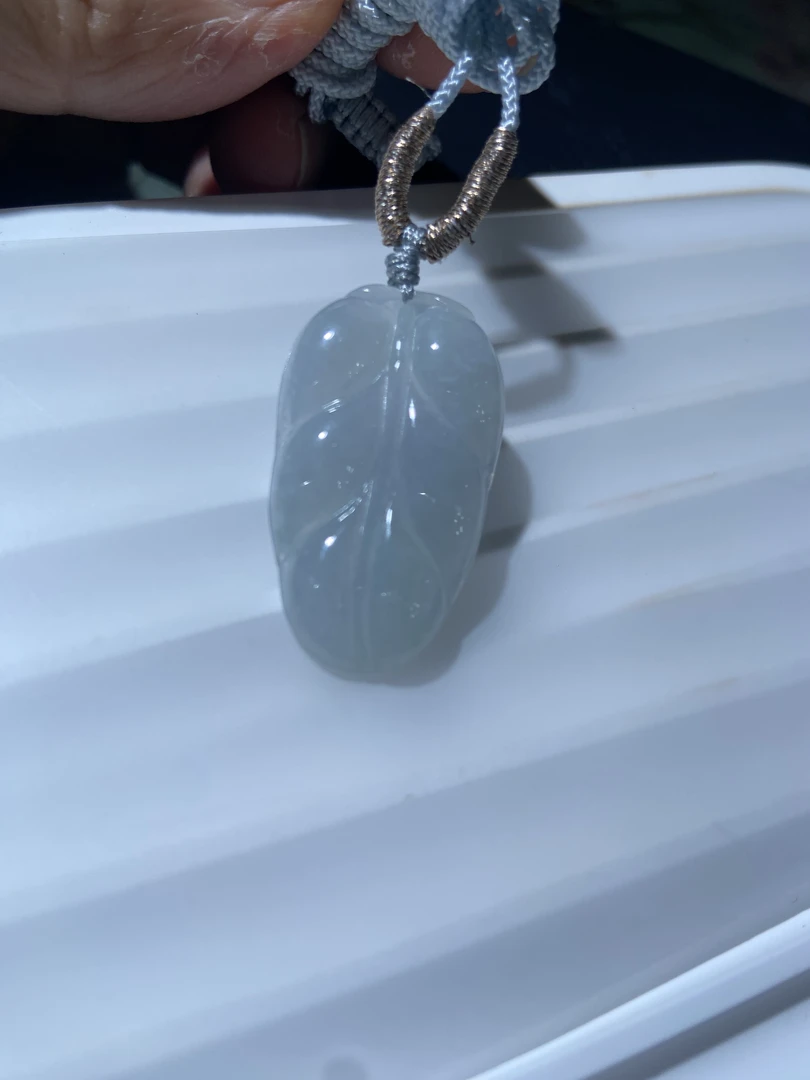 天然翡翠树叶吊坠，33*18.5*3.5，多样性发其一