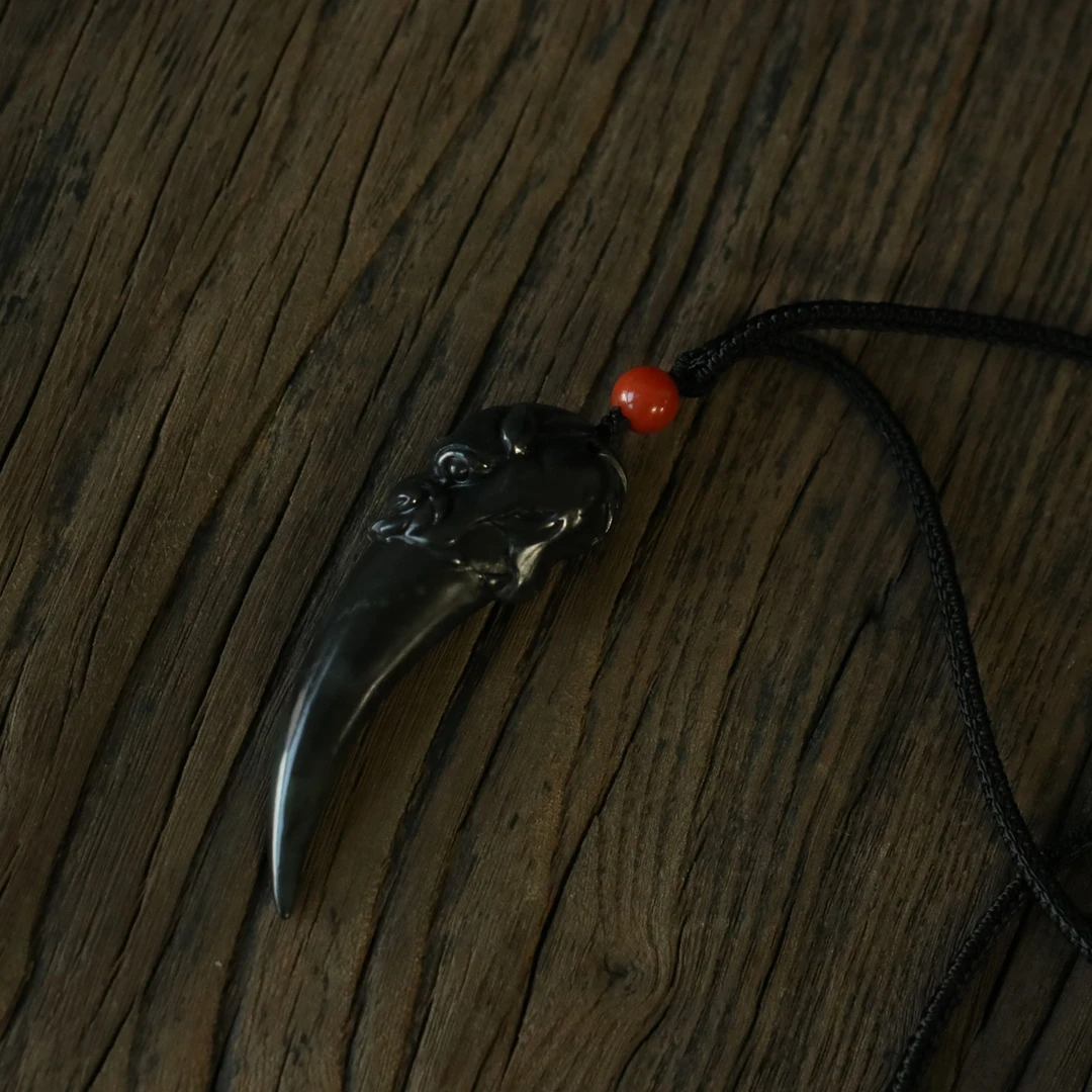 庭硕 和田玉墨玉龙牙超酷吊坠37*20厚13mm15.6克