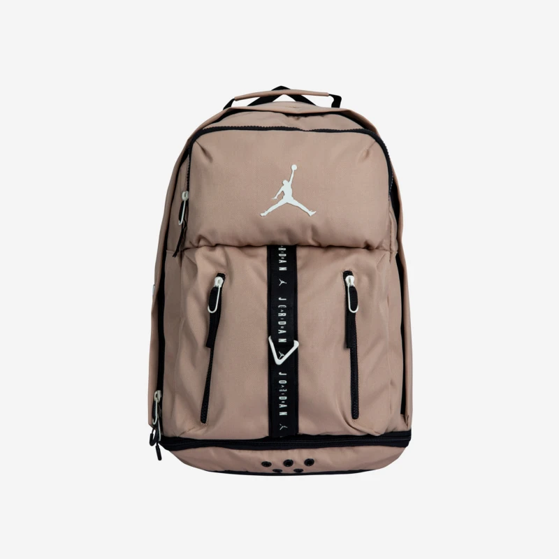 AIR JORDAN儿童轻便双肩背休闲学生多功能包包0743