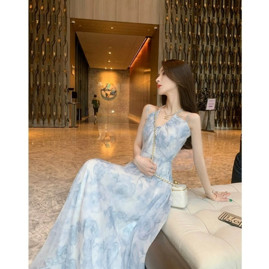 法式气质温柔吊带裙夏季蕾丝连衣裙女高级感小众开叉裙子海边长裙
