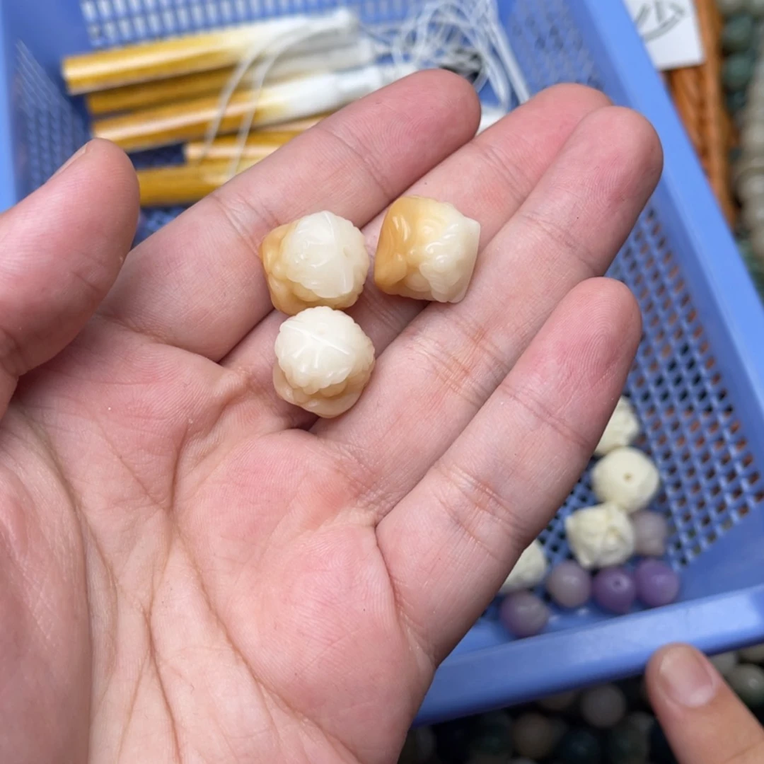 【闪购商品】白玉菩提吊坠炭烧醒狮1颗