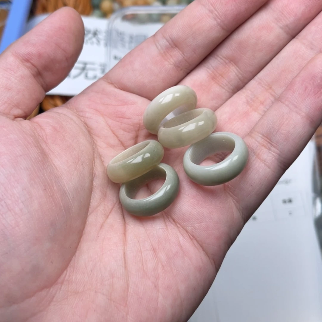 【闪购商品】白玉菩提吊坠绿色跑环1颗