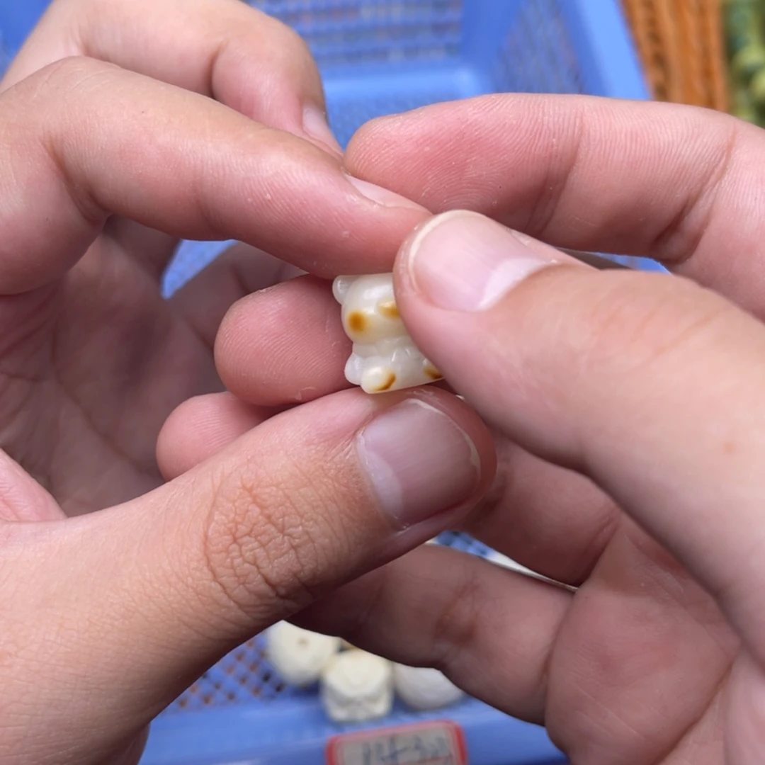 【闪购商品】白玉菩提吊坠炭烧小熊1颗