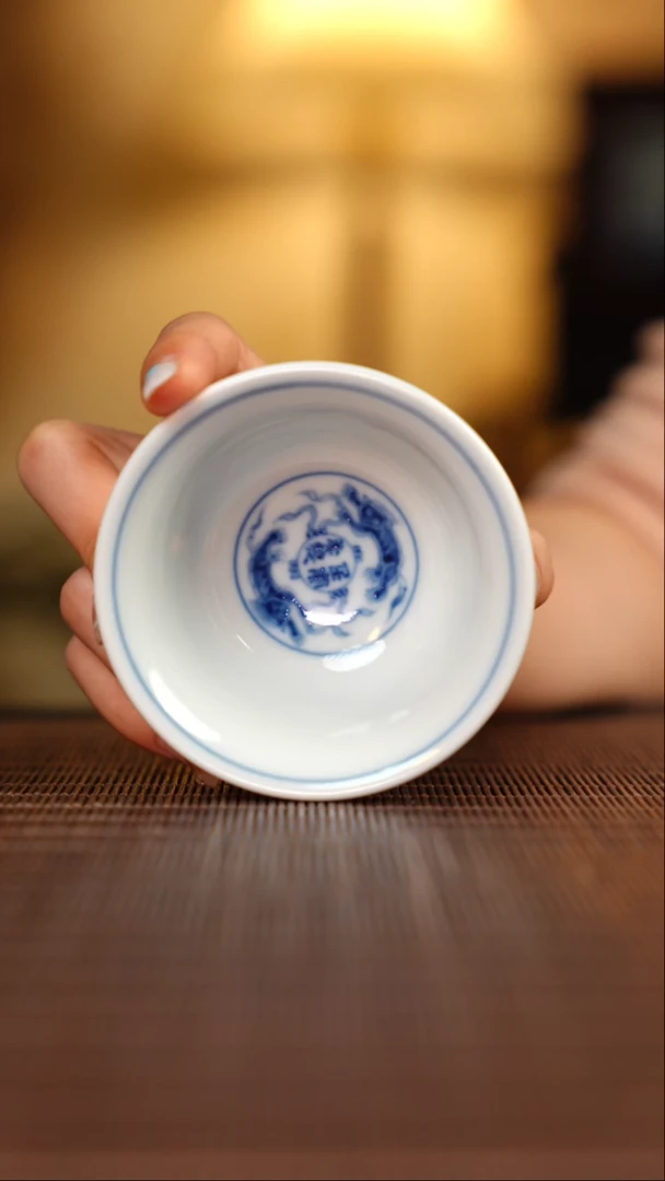 【闪购商品】杯待月观山青花缠枝莲双狮内绘压手杯80CC