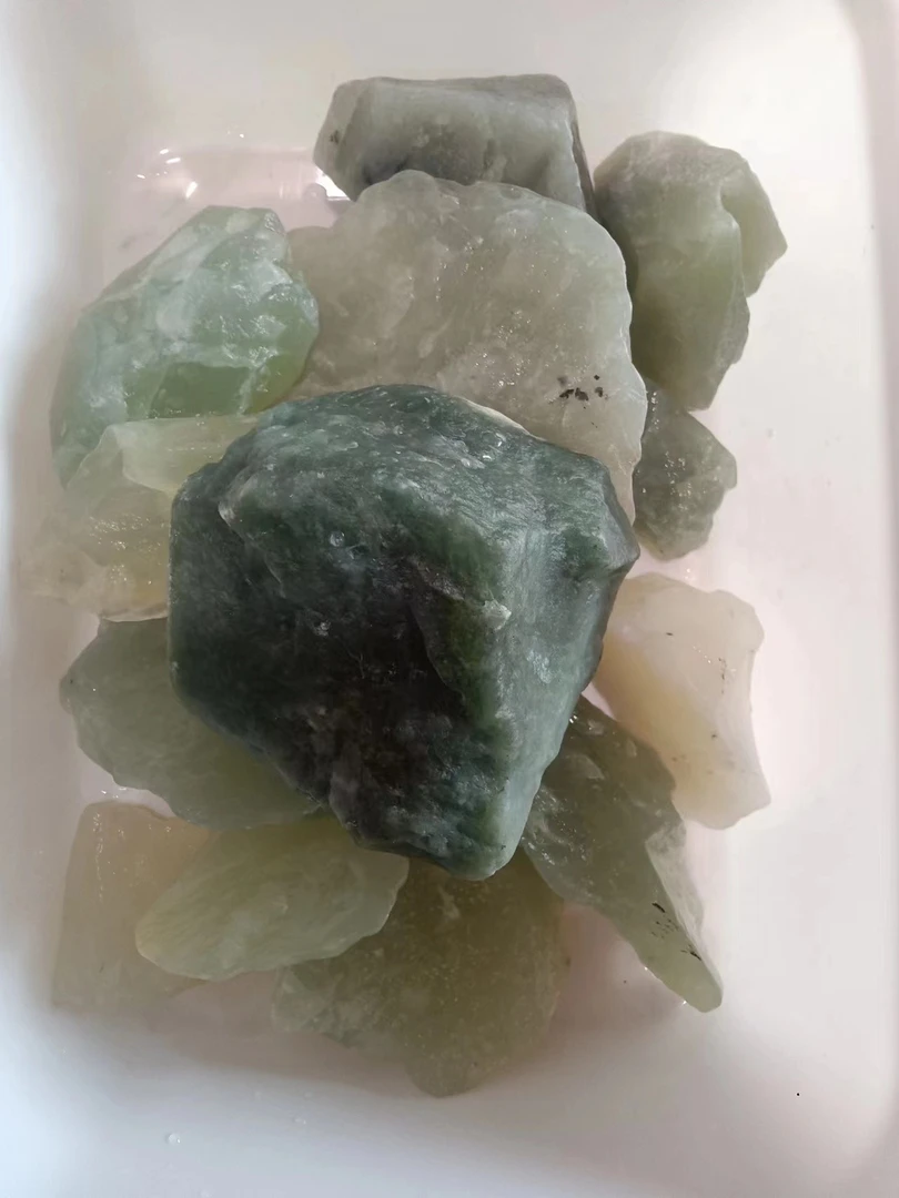 天然玉石 鱼缸石花盆石多样性随机发货一袋2斤