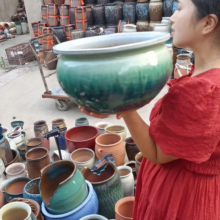 红陶20CM以下口30高18瑕疵