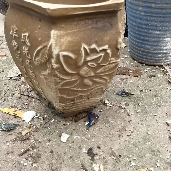 红陶20CM以下口18高24瑕疵