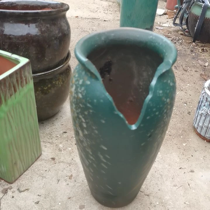 红陶20CM以下口15高32瑕疵