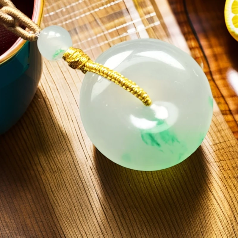 独龙玉高冰飘花平安扣