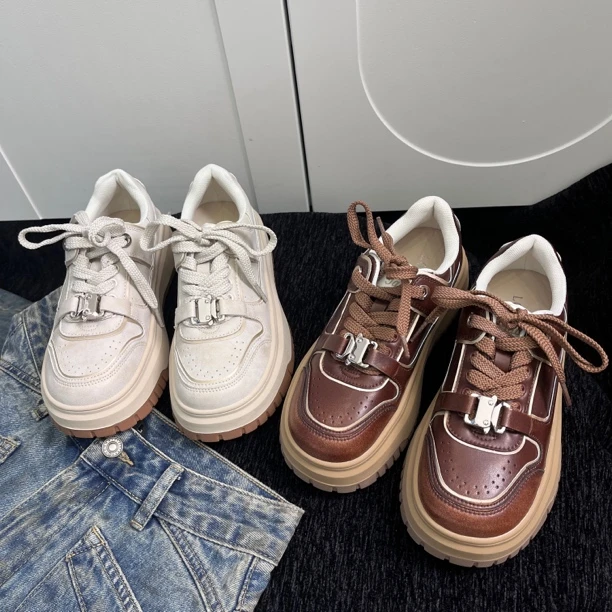 QIAODADA【锁扣板鞋】白鹿同款ins小众复古时尚休闲板鞋女（跟高4）