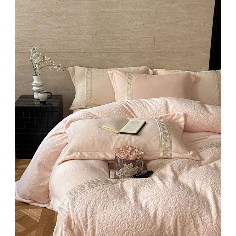 【开心家】梦颜系列 秋冬加厚高克重亲肤保暖雕花牛奶绒刺绣四件套