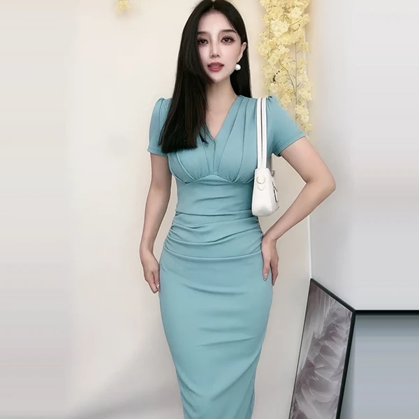 法式高端气质V领女裙子夏季新款高级洋气短袖收腰修身女装连衣裙