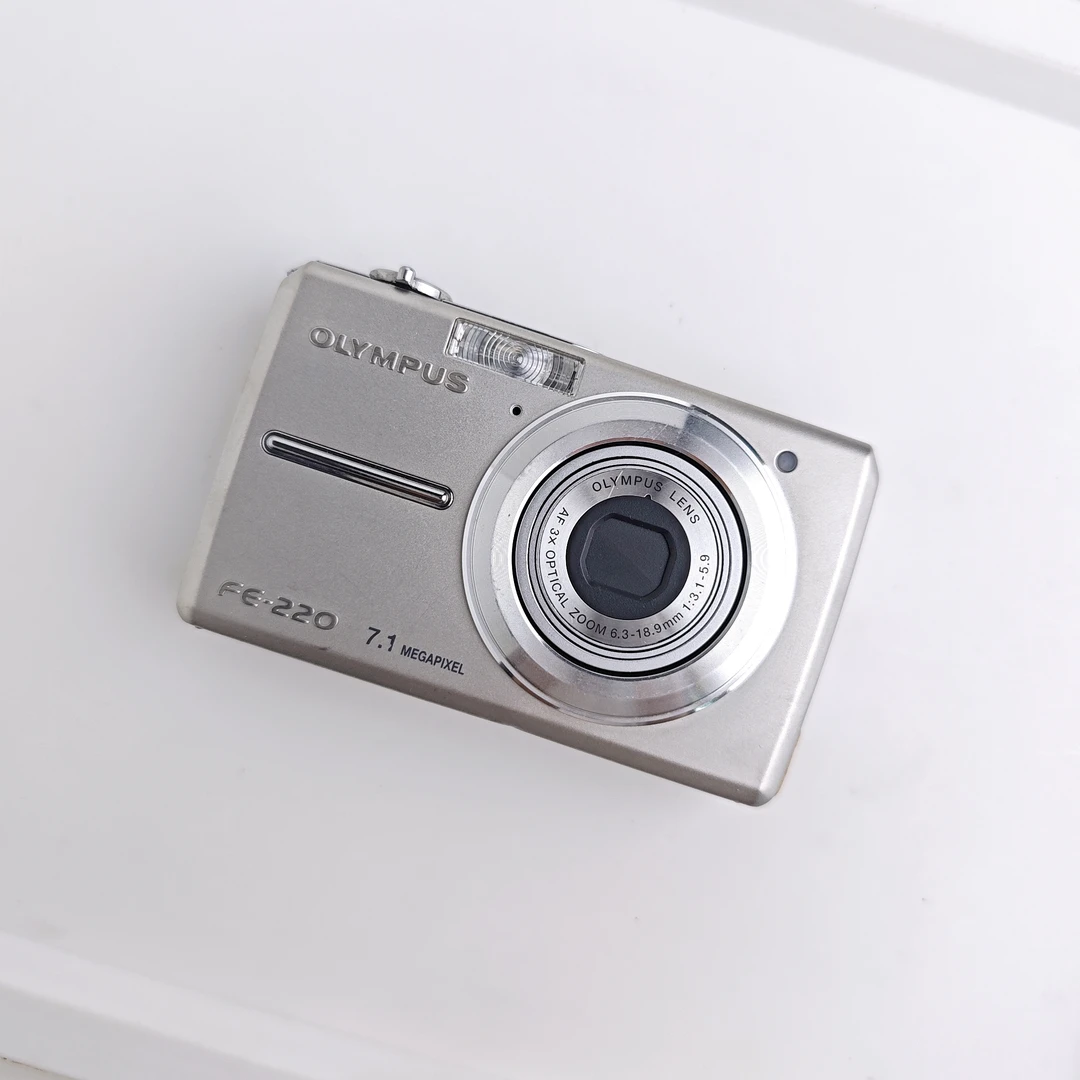 9新 Olympus/奥林巴斯 fe220 送xd卡 710万像素 自备读卡器