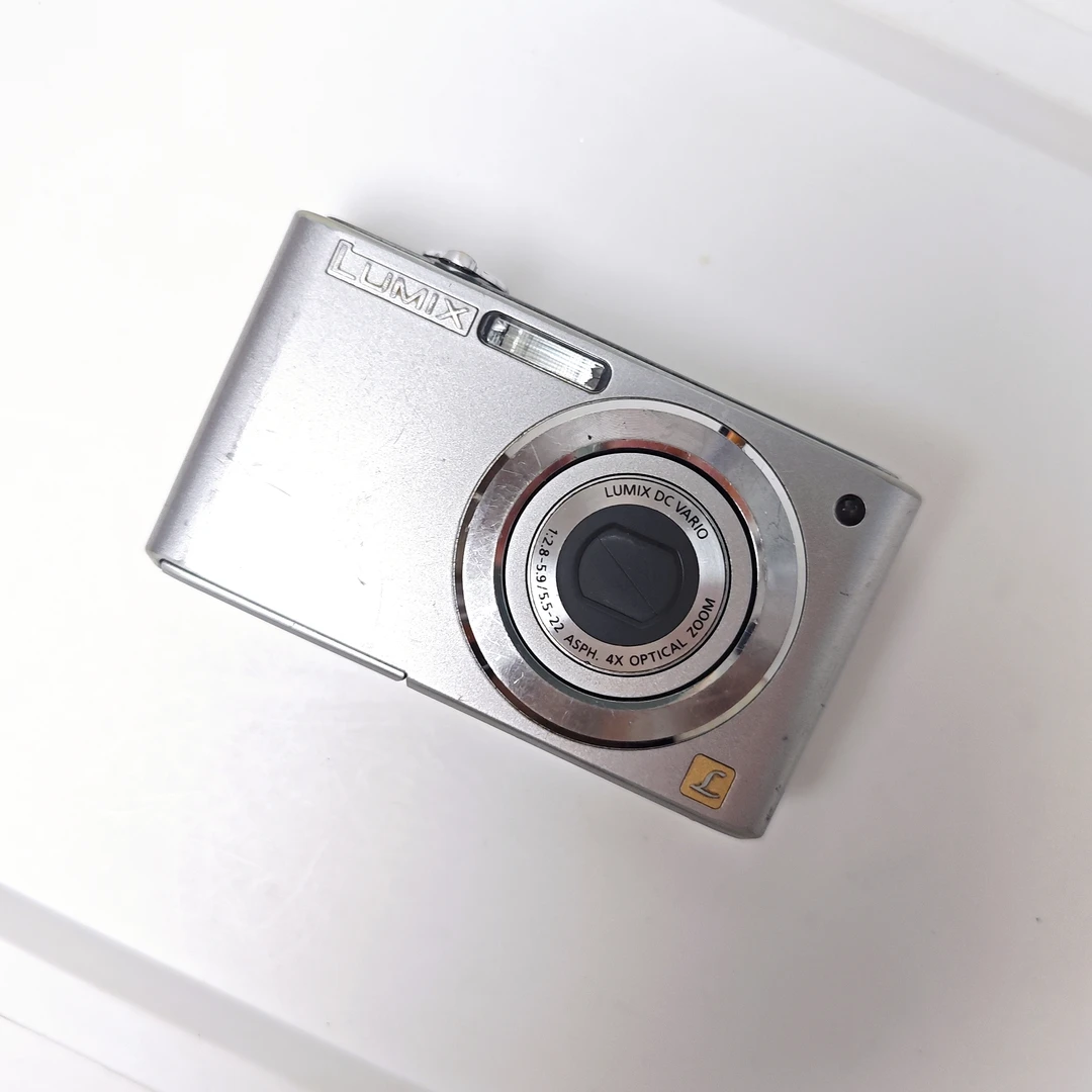 9新 Panasonic/松下 fs4 1000万像素4倍变焦 冷白皮 配件齐全