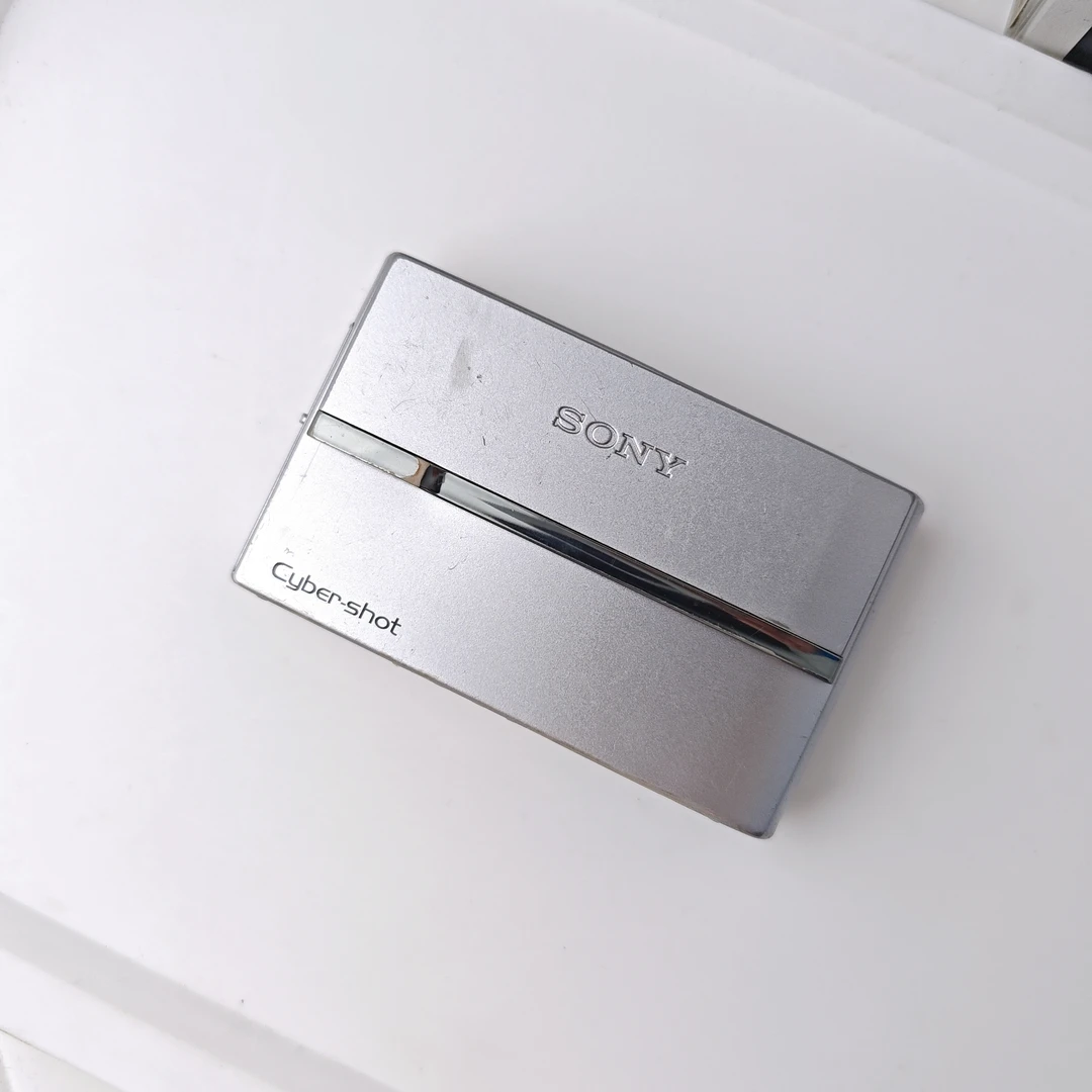 9新 Sony/索尼 t9 屏幕瑕疵600万像素3倍变焦复古暖调 自备读卡器