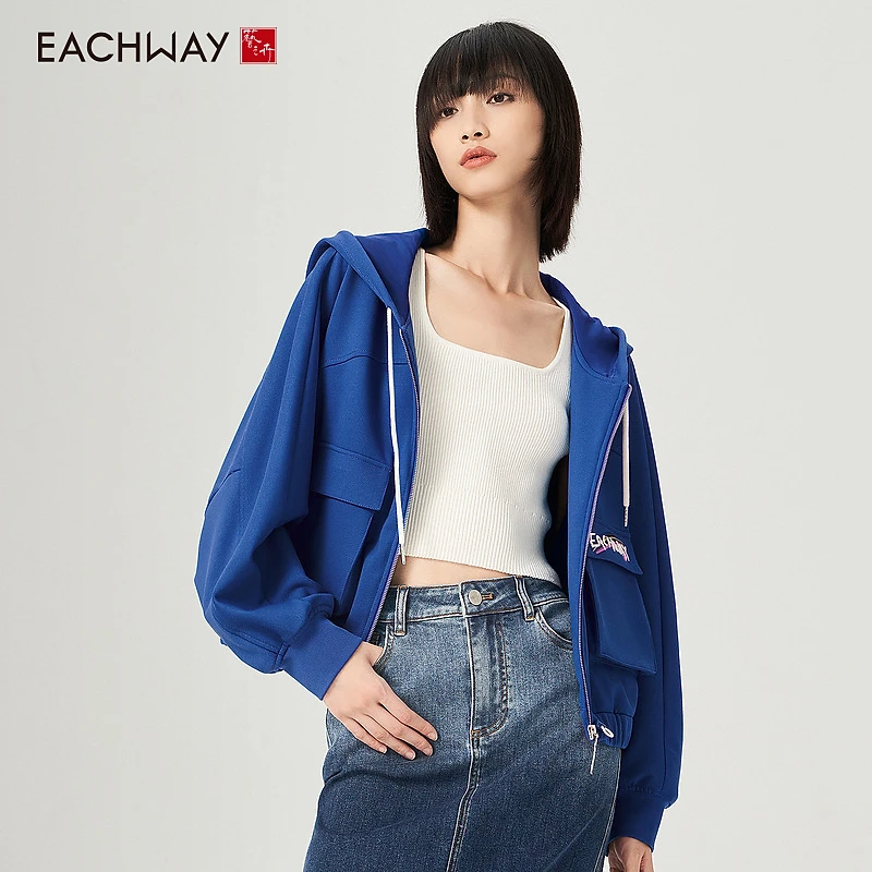 Eachway/艺之卉秋蓝染抗菌保暖面料复古运动风休闲外套ET31E03825