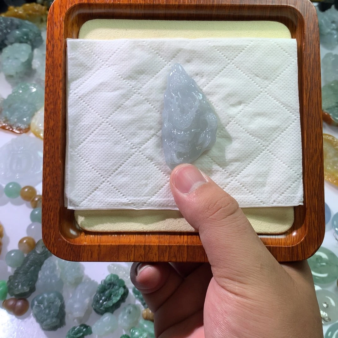 翡翠颈饰未镶嵌天然翡翠