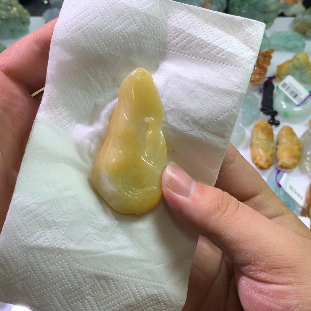 翡翠颈饰未镶嵌天然翡翠