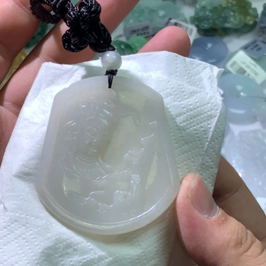 翡翠颈饰未镶嵌天然翡翠