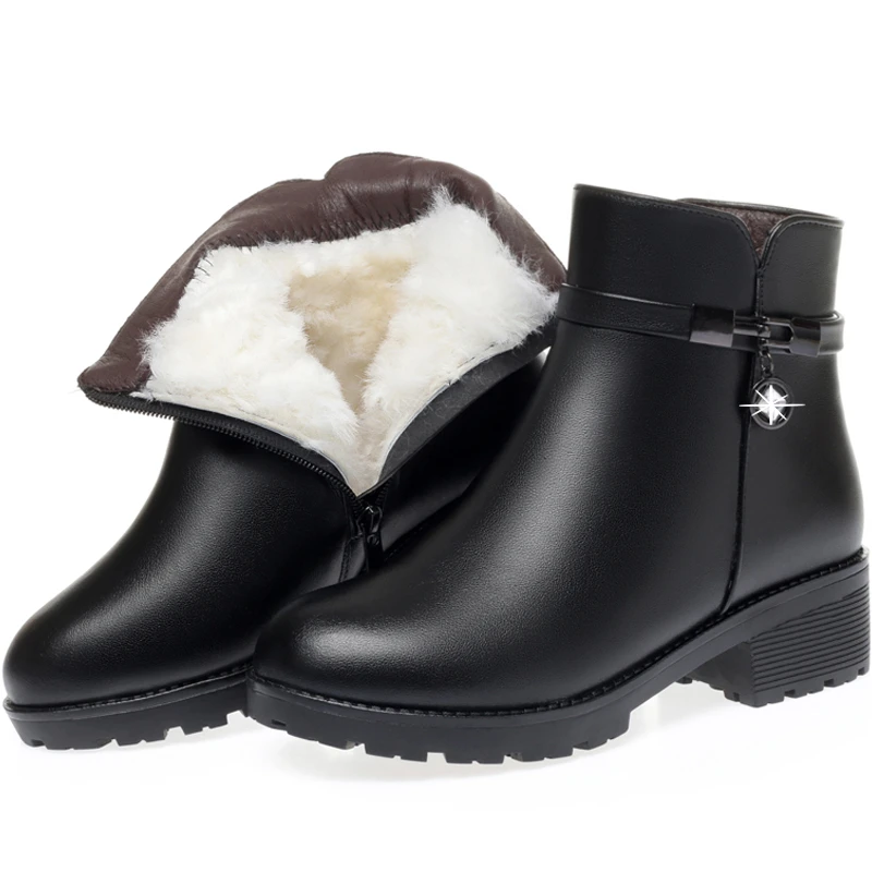 真皮中老年短靴女冬季加绒加厚防滑软底奶奶棉靴子妈妈中跟皮棉鞋