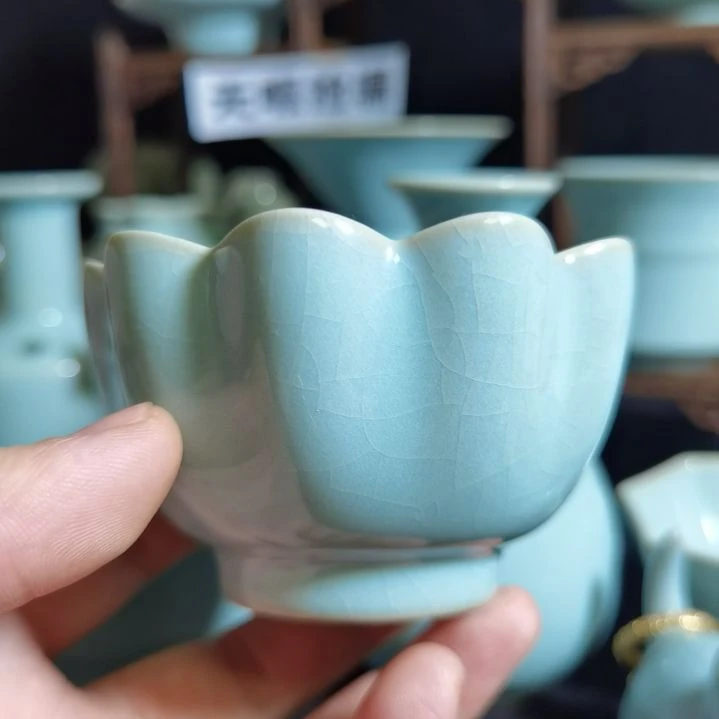 【闪购商品】瓷无暇莲花杯