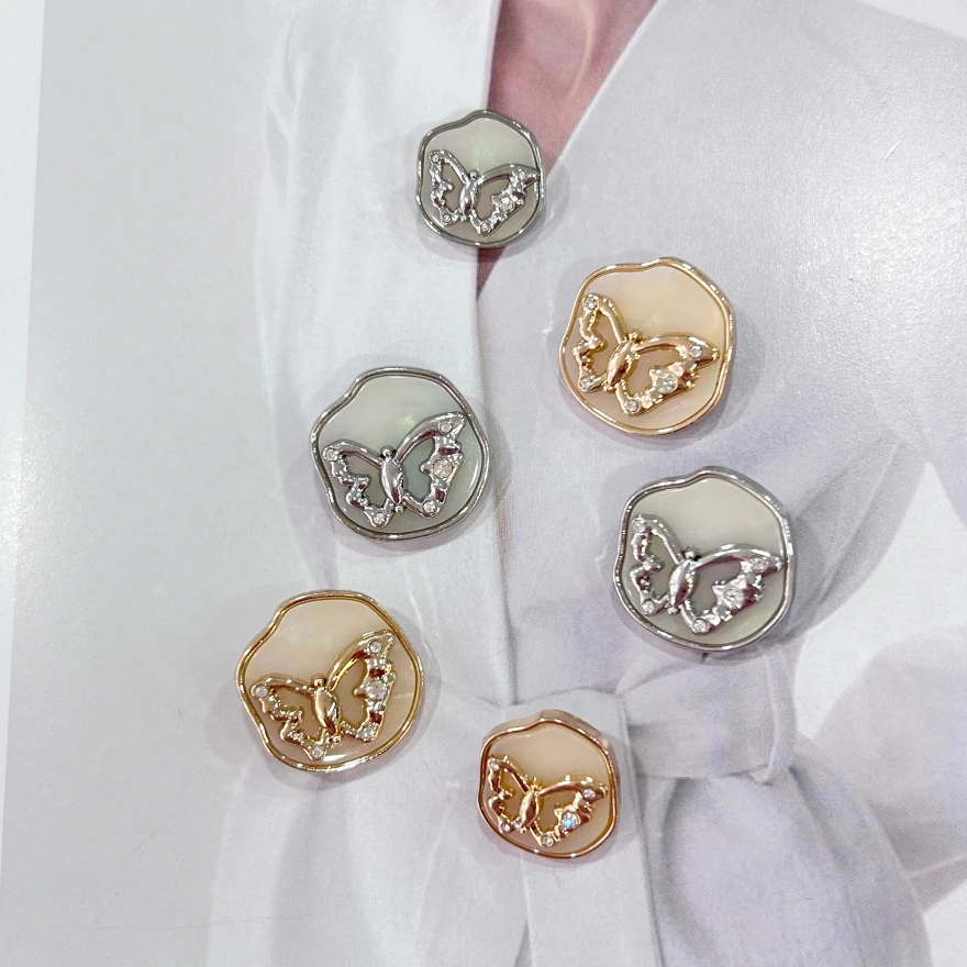 小香手工高端时尚精致学生大衣扣子毛衣百搭手缝蝴蝶镶钻金属纽扣