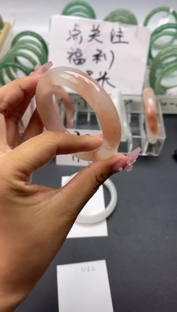 【闪购商品】石英质玉手镯未镶嵌v32-51.5mm