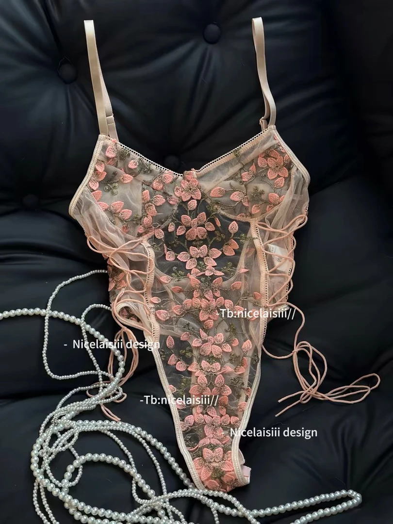 密境【乱花渐欲】纯欲花蕊新款性感吊带纱裙花朵刺绣镂空显瘦吊带裙