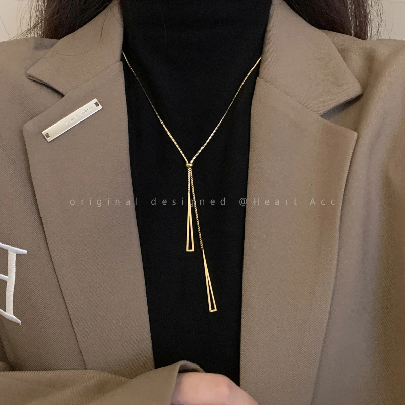 钛钢项链 钛钢三角形吊坠项链女秋冬冷淡风卫衣链气质长款毛衣链