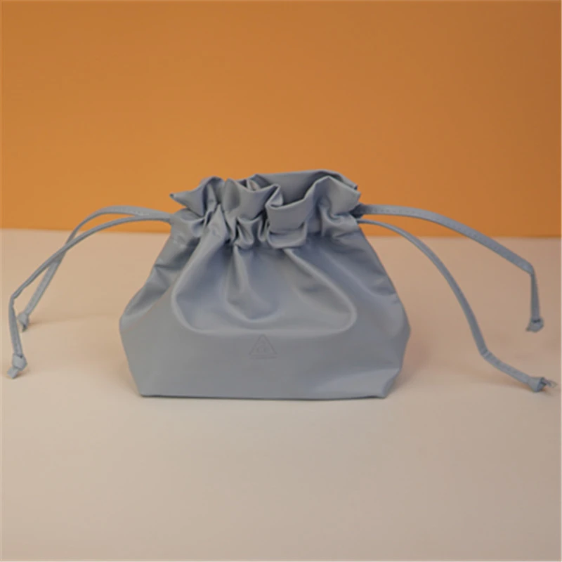 ly763 3家蓝色少女心云朵包 简约经典高端旅行化妆包收纳包抽绳袋