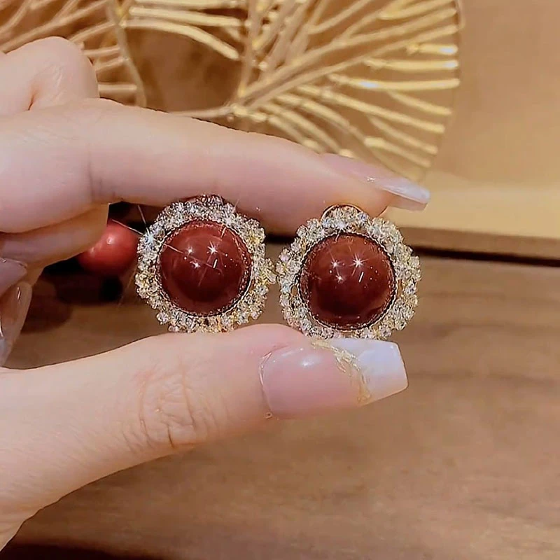 合金耳饰 耳环2025新款爆款高级感耳钉女精致小饰品时尚气质耳饰