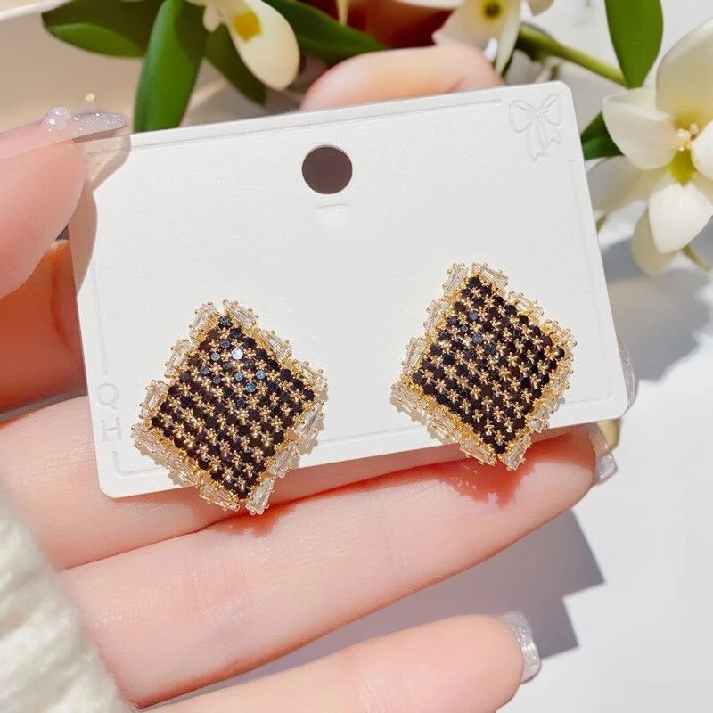 铜合金耳饰 复古港风方形耳钉耳环高级时尚几何显脸瘦百搭耳饰品