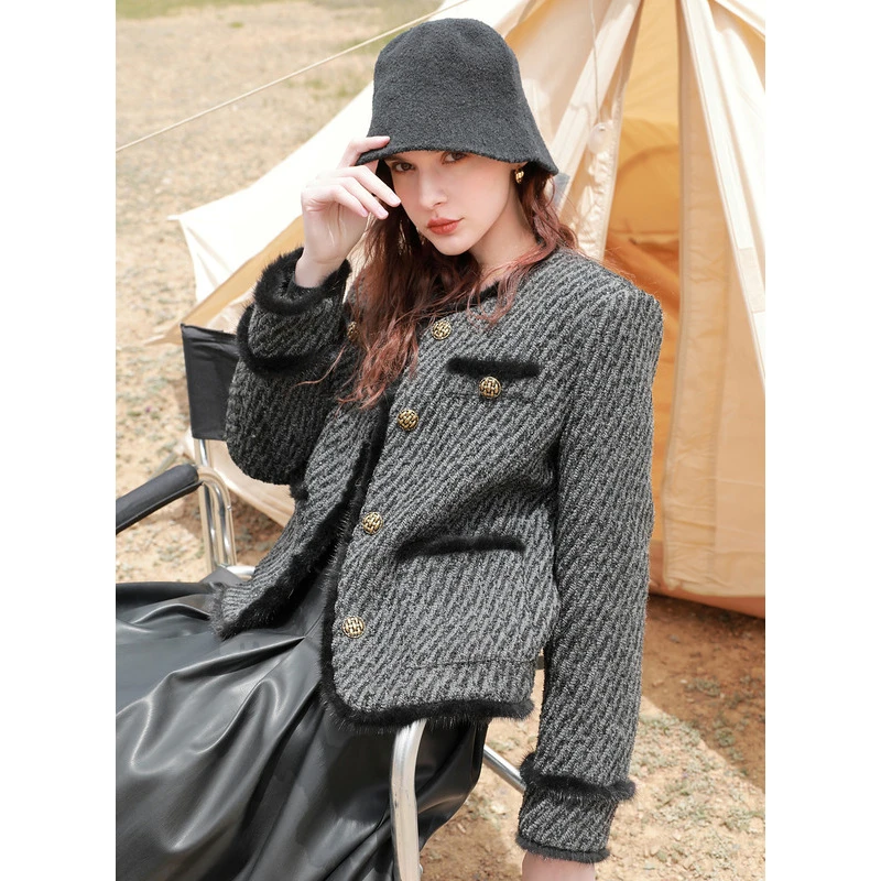 三彩2024冬季新款气质小香风羽绒服轻薄白鸭绒外套短款优雅气质女