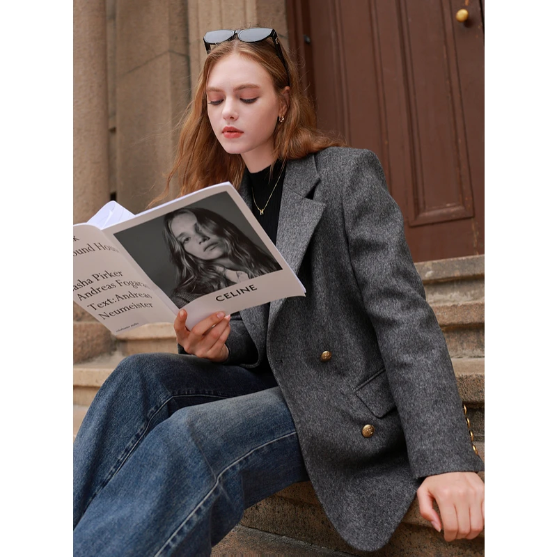 三彩2024冬季新款西装式羊毛呢白鹅绒羽绒服直充外套宽松双排扣女