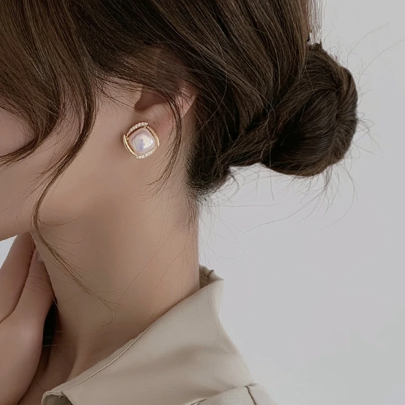 铜合金耳饰 复古气质方形耳钉简约优雅百搭通勤耳饰E001