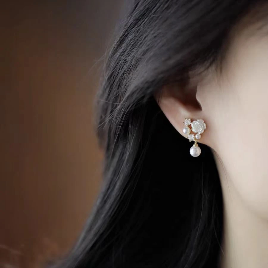 铜合金耳饰 S复古白玫瑰耳钉简约时尚小众百搭法式花朵耳饰E1981
